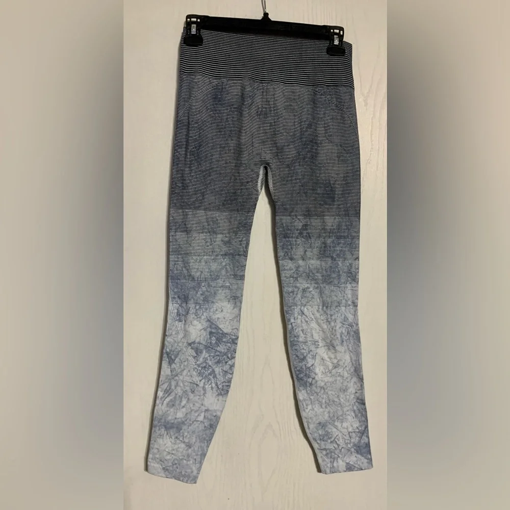 Lululemon Seamless Ebb to Train Tight in Luna Wash Ombre Tie Dye